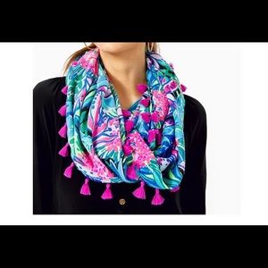 Lilly Pulitzer Infinity Scarf 💯 Authentic